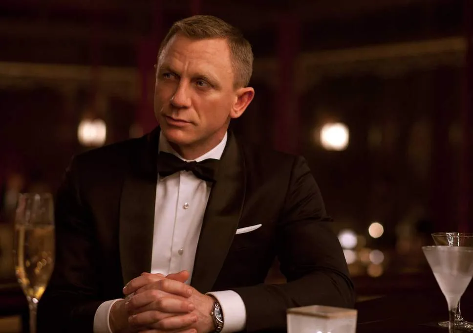 Peneliti Sebut James Bond Alami Masalah Alkohol Kronis dalam Film Franchise