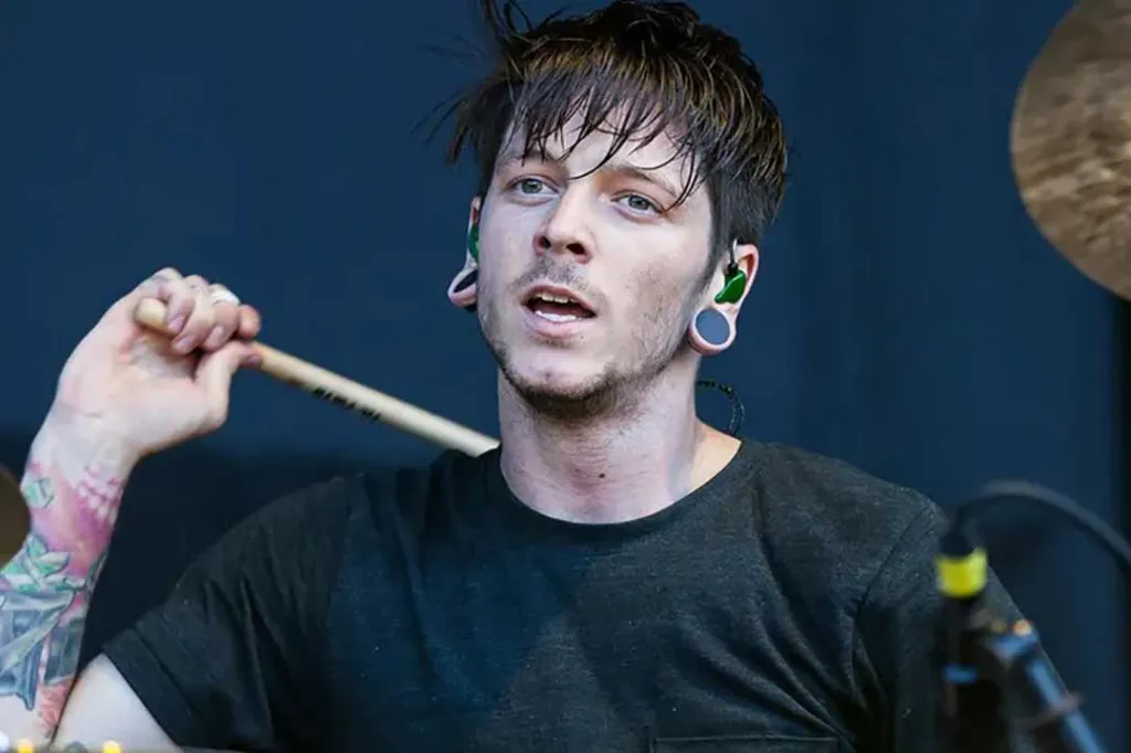 Mantan Drummer The Devil Wears Prada Daniel Williams Tewas dalam Kecelakaan Pesawat di San Diego