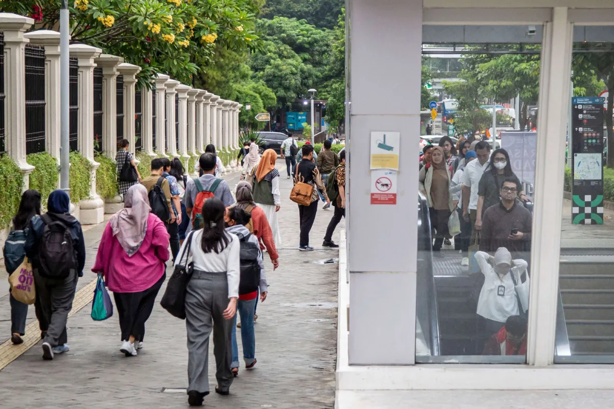 Pemerintah Upayakan Bansos bagi Pekerja Terdampak PHK, Pendataan Masih Terkendala