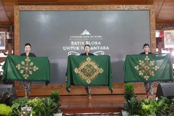 Bappeda dan Dekranasda Blora Luncurkan Batik Jati Blora di Pendopo Rumah Dinas Bupati