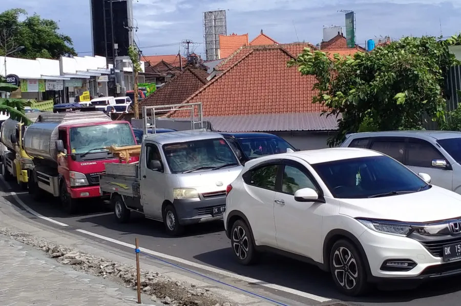 Bali Menghadapi Berbagai Persoalan