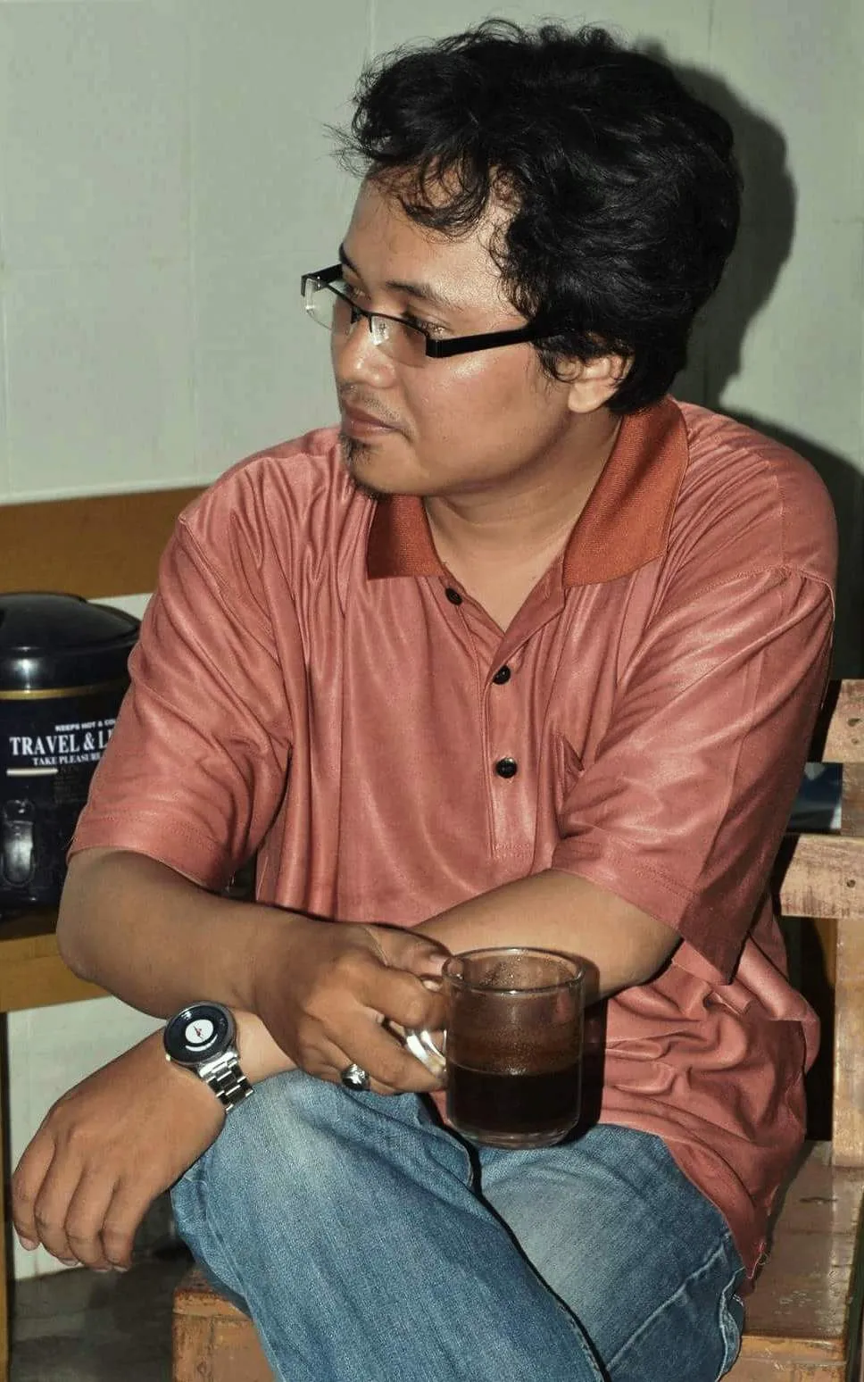 Esai Muh. Asratillah S: Firasat Mati Muda, Kecemasan, dan Upaya Menjadi Autentik Lewat Menulis