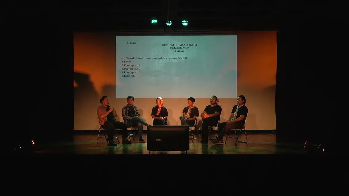 Pembacaan Naskah Drama Tanpa Suara: Enam Penampil Bertutur Lewat Bahasa Isyarat