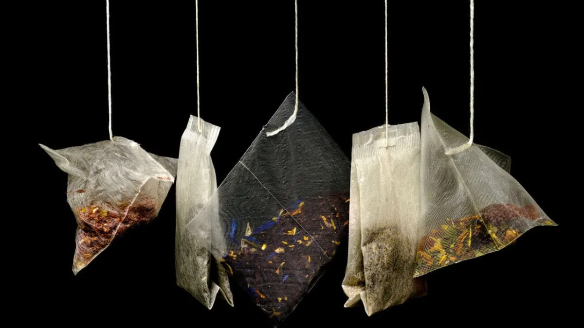 Studi: Kantong Teh Berbahan Plastik Bisa Melepaskan Miliaran Mikroplastik Saat Diseduh