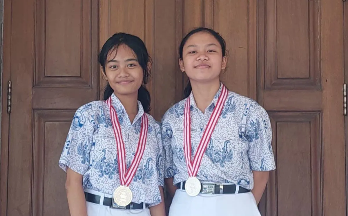 Dua Siswa SMAN 1 Kuta Utara Raih Juara II Lomba Esai Ilmiah Populer Nasional Unud