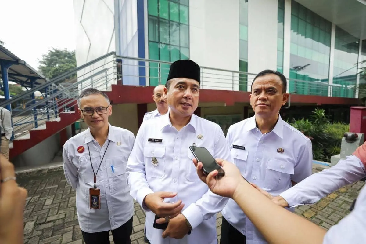 Tersangka di Kursi Wakil Wali Kota: Ujian Etika Politik dan Ketahanan Birokrasi Bandung