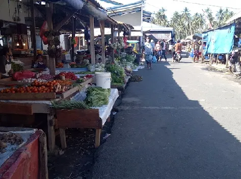Disperindag Halmahera Utara Tertibkan Lapak Pedagang Barito di Pasar Baru Wosia