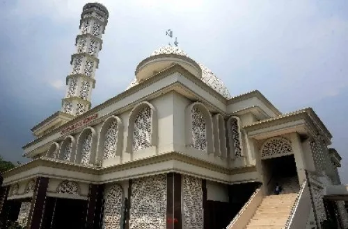 Masjid Jami’ Al Wiqoyah di Jagakarsa Tampilkan Perpaduan Gaya Timur Tengah, Afrika, dan Melayu