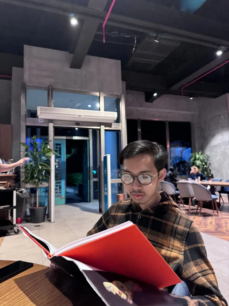 Gen Z di Tengah Politik Global yang Memanas dan Ekonomi yang Goyah: Dari Harga Emas hingga Kecemasan Menikah