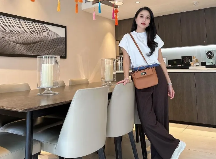 Sandra Dewi Disebut Tetap Langsing dan Awet Muda, Ini Perawatan Mandiri yang Dilakukannya