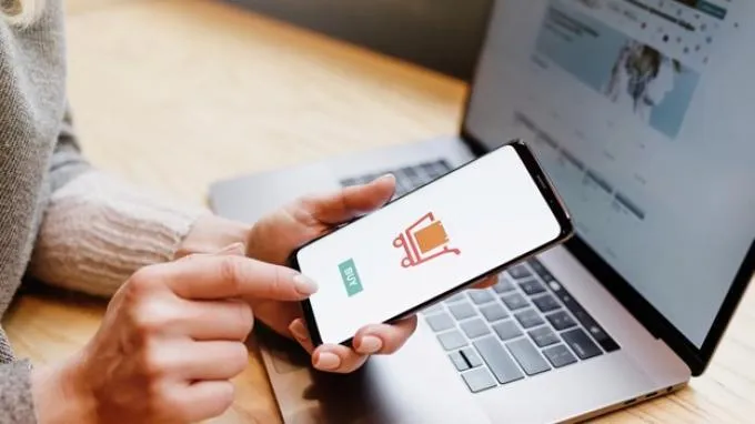 Indeks Menabung Konsumen Mei 2025 Turun ke 79, Ekonom Unair Soroti Tekanan Ekonomi hingga Tren Paylater