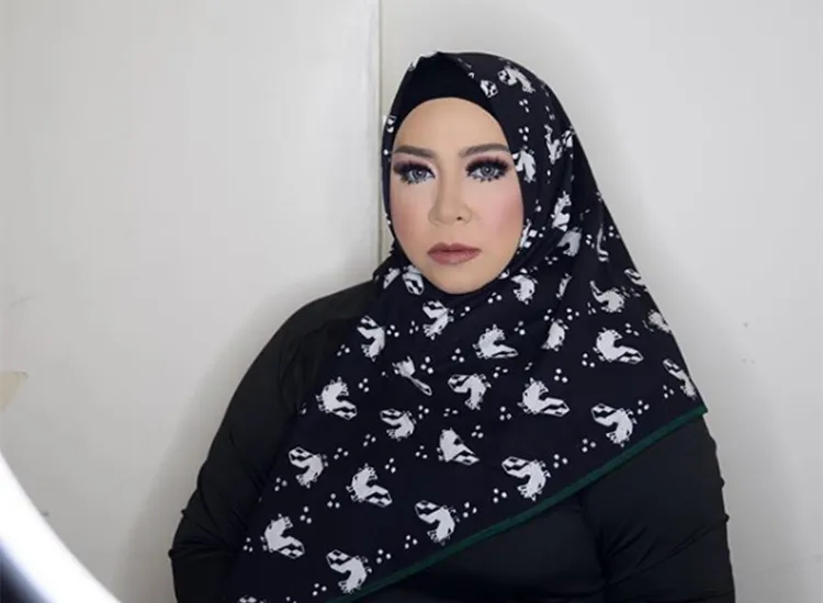 Melly Goeslaw Pernah Dikira Mualaf karena Bertato, Tetap Berkarya hingga Miliki Rumah Megah dengan Dapur Sederhana