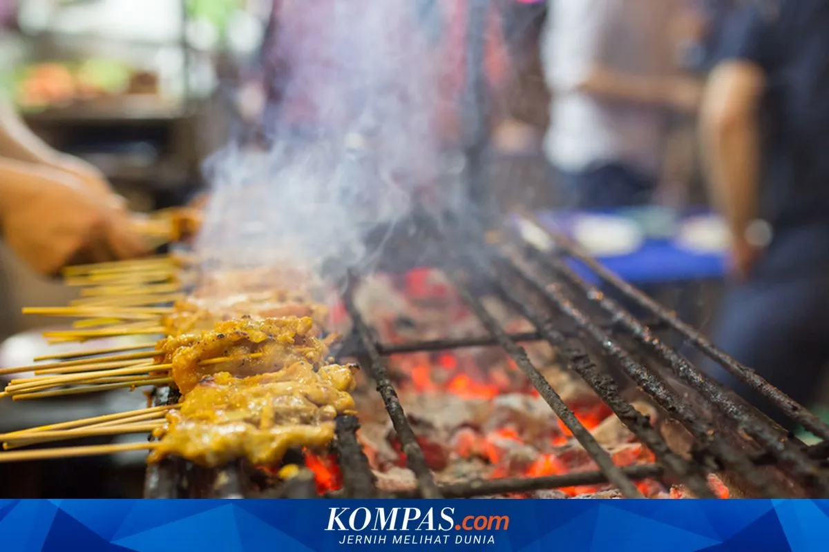 Menelusuri Asal-usul Teknik Membakar dan Mengasap Makanan di Indonesia