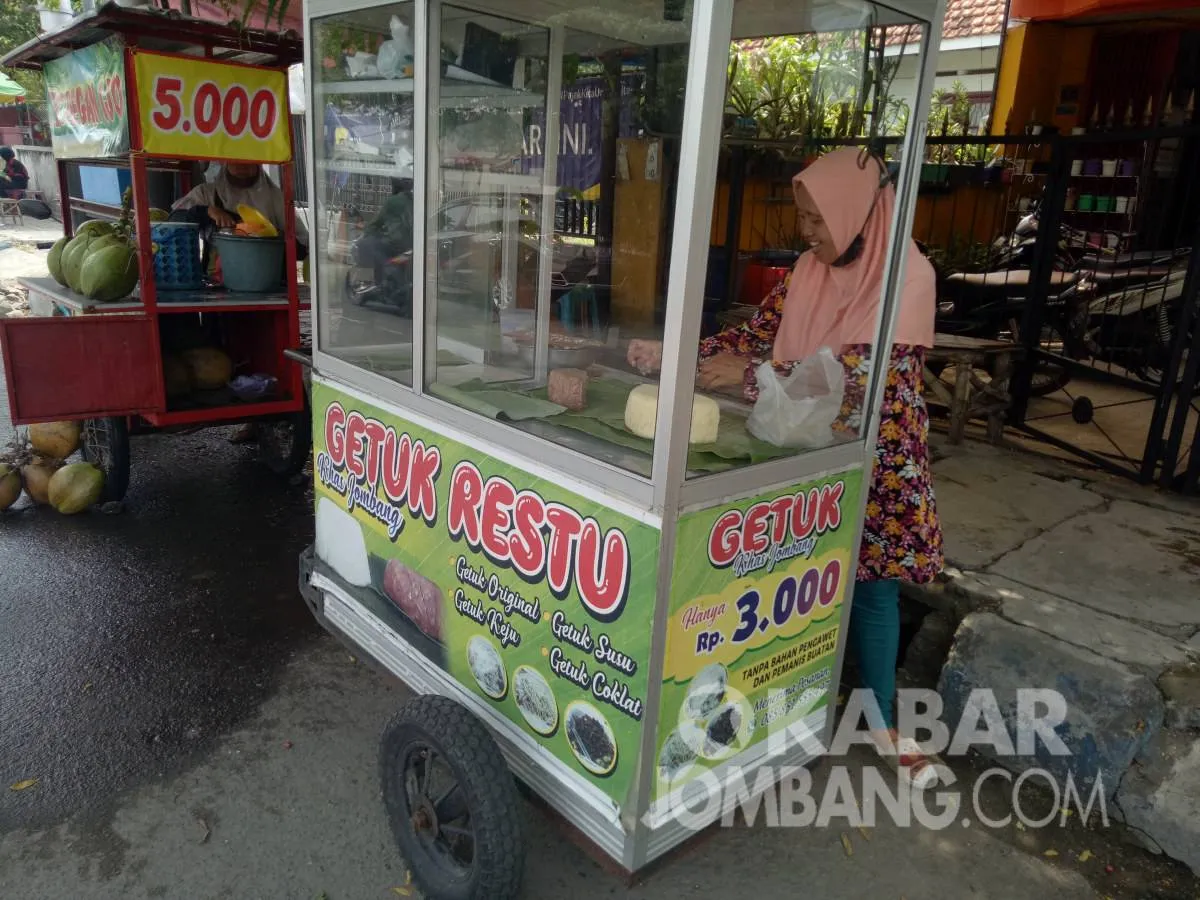 Getuk Aneka Rasa Masih Bertahan di Jombang, Dijual di Jalan RE Martadinata