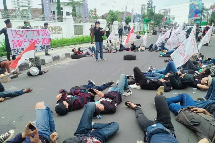 Ratusan Warga Tasikmalaya Berunjuk Rasa, Soroti Dugaan Pembiaran Transaksi Judi Online