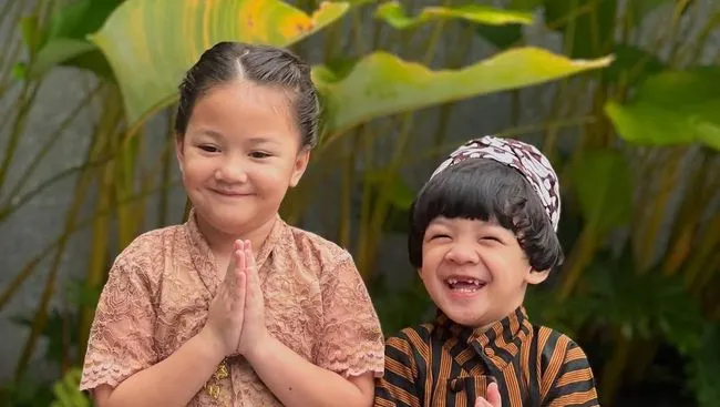 Potret Anak Seleb Rayakan Hari Kartini dengan Busana Adat di Sekolah dan Rumah