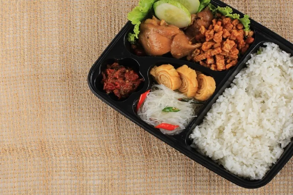 Hari Pertama MBG di Kapanewon Sleman: Resto Jati Kuno Distribusikan 1.985 Paket ke Tujuh Sekolah