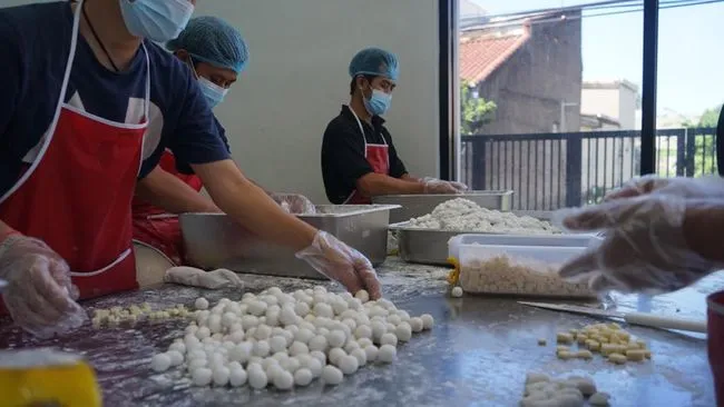 Kylafood: Dari Hobi Kuliner ke Bisnis Jajanan Instan Khas Jawa Barat