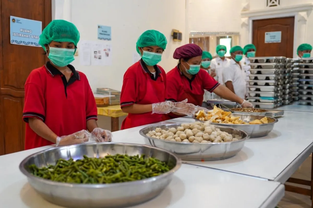 Pemerintah Perluas Program Makan Bergizi Gratis, Menko Polkam: Ketahanan Gizi Jadi Fondasi Ketahanan Nasional