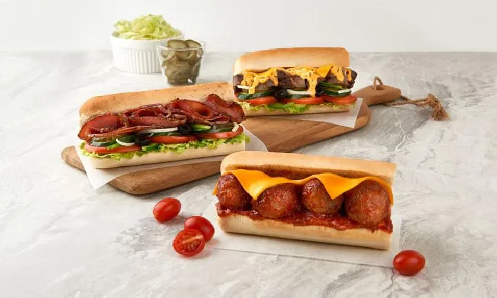 Subway Buka Gerai Ke-11 di Lippo Mall Puri dan Luncurkan Empat Menu Baru Berbahan Daging