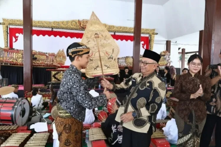 Kebun Seni Blitar dan Taruhan Regenerasi Dalang Muda di Tengah Modernisasi
