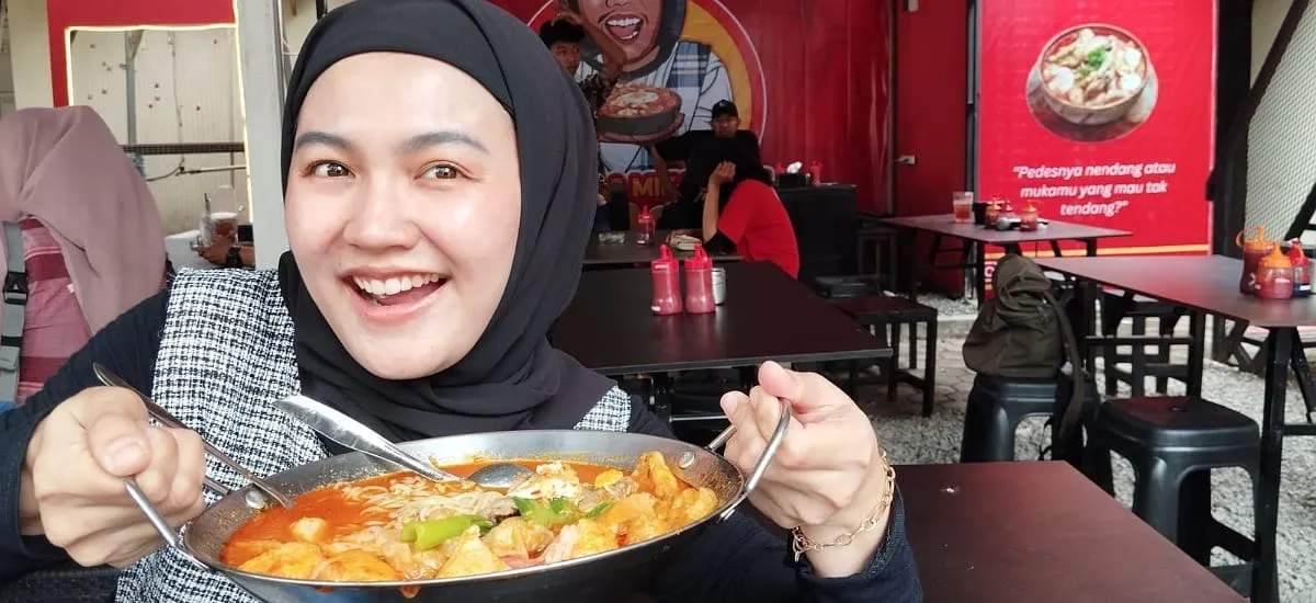 Seblak dan Mie Krikil Mas Bondit Buka Cabang di Cirebon, Tawarkan Konsep Semi Kafe dan Puluhan Topping