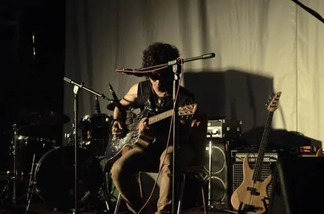 Rif Dirtyblues: Menemukan Karakter di Blues dan Bermusik Apa Adanya