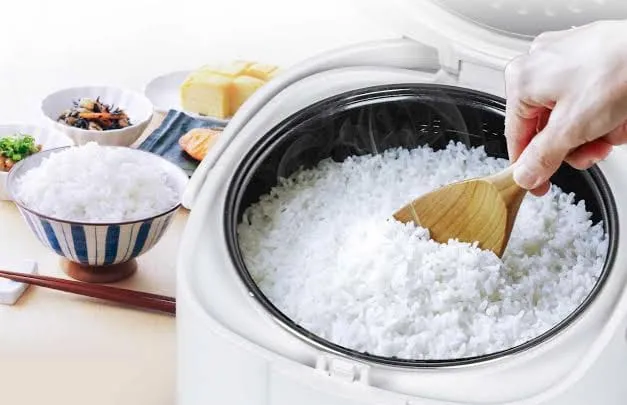 Trik Memasak Nasi Kurang dari 10 Menit dengan Rice Cooker