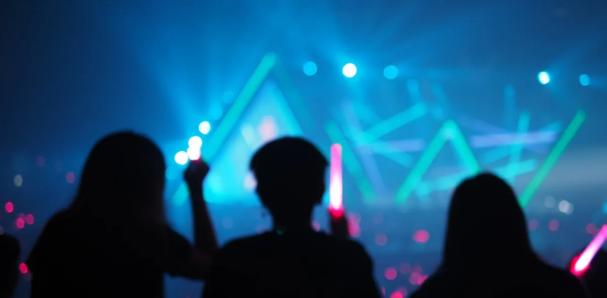 Lightstick, K-pop, dan Aksi Politik: Saat Fandom Jadi Kekuatan Mobilisasi dan Solidaritas