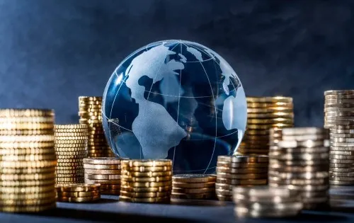 Ekonomi Global 2025 Diproyeksikan Stabil, Namun Risiko Konflik Dagang dan Gejolak Politik Membayangi