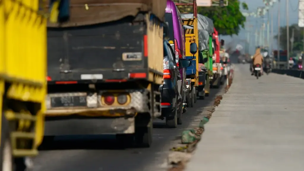 Tarif Tol Dinilai Memberatkan, Truk Logistik Masih Dominasi Jalur Pantura