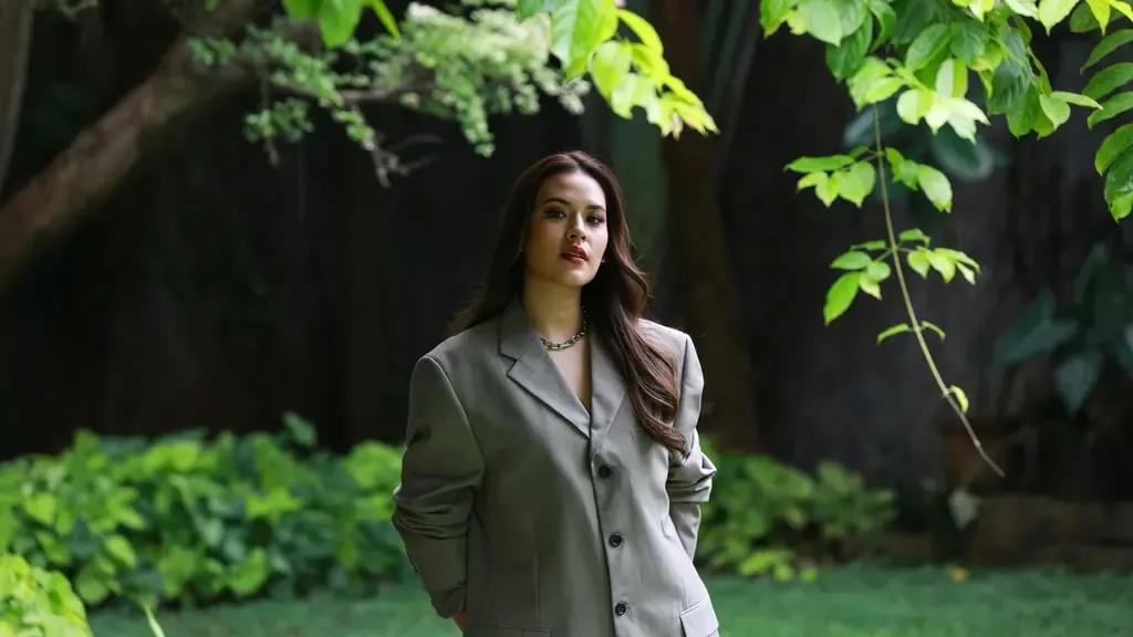 Raisa Tetap Kasmaran pada Musik, Siapkan Konser Stadion Utama GBK