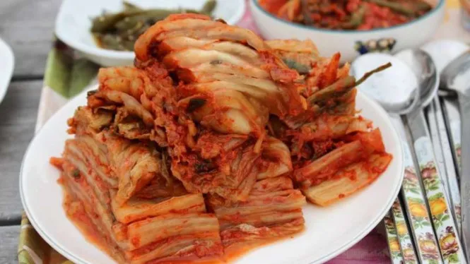 Panduan Membuat Kimchi Autentik di Rumah: Tahapan Fermentasi hingga Resep Praktis