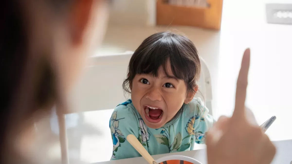 Studi dan Data: Anak yang Banyak Menggunakan Gadget Berisiko Lebih Mudah Tantrum dan Alami Gejala Depresi