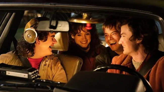 8 Film dan Serial untuk Maraton saat Long Weekend, dari Misteri hingga Romansa