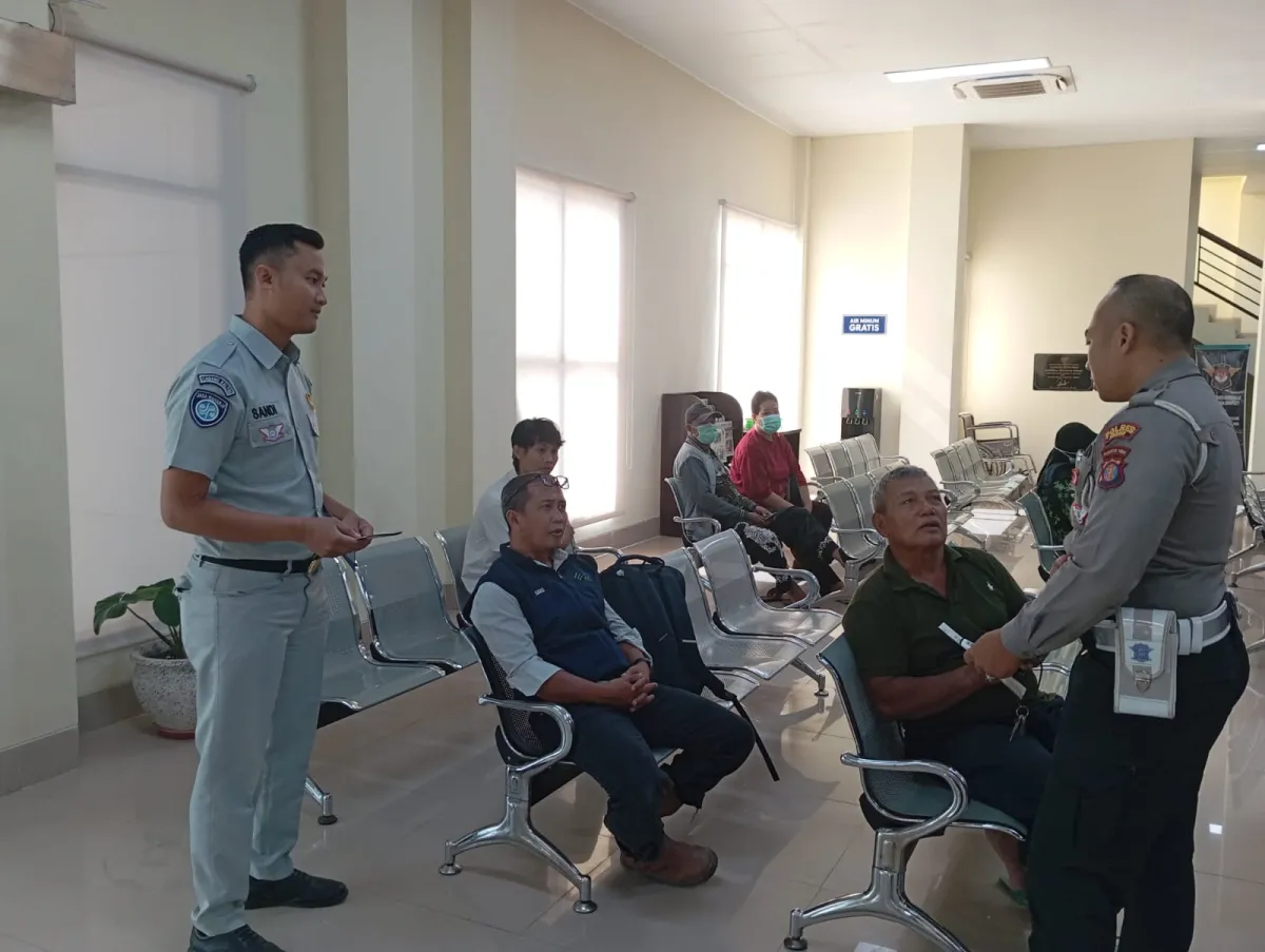 Satlantas Polres Berau Sosialisasikan Pembayaran Pajak Kendaraan via Aplikasi e-SIGNAL di Samsat MB