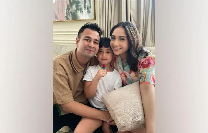 Nagita Slavina Ungkap Rafathar Gemar Jajan Tahu Susu hingga Setiap Hari