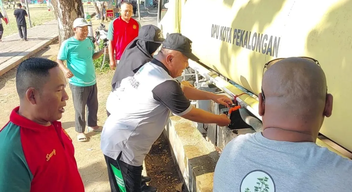 500 Pelajar SMP di Pekalongan Gelar Aksi Bersih-Bersih dan Edukasi Pengelolaan Sampah
