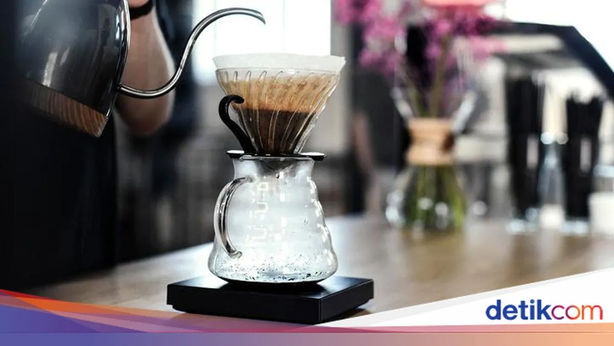 Mengenal V60 dan Tips Menyeduh Kopi Manual agar Hasilnya Lebih Nikmat