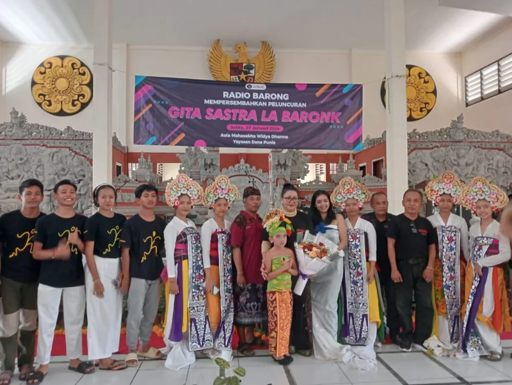 Radio La Barong Kembangkan Seni Sastra Lewat Program “Gita Sastra”