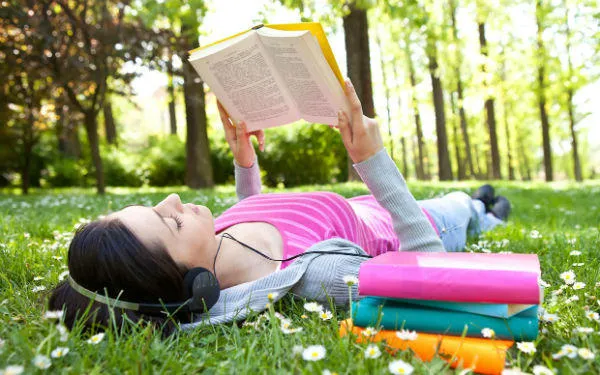 Budaya Literasi di Kampus Kembali Menggeliat, Mahasiswa Diajak Membaca dan Menulis