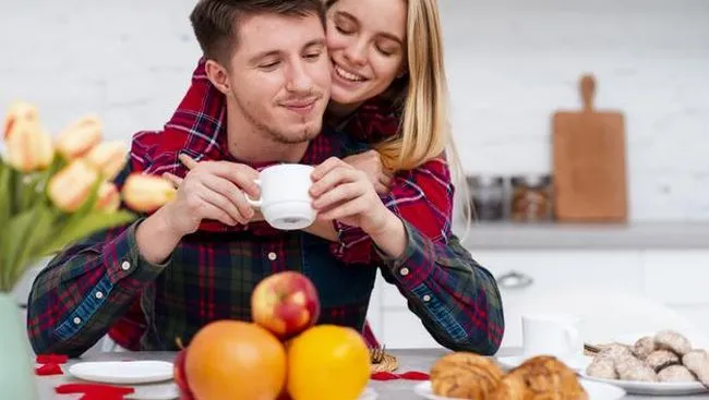 Lima Ide Kencan di Rumah Bersama Pasangan Saat Pandemi