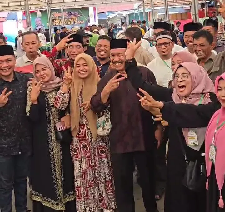 Paslon Abu Sarjani–Al Zaizi Hadiri Peringatan Maulid Nabi di Pasar Sigli