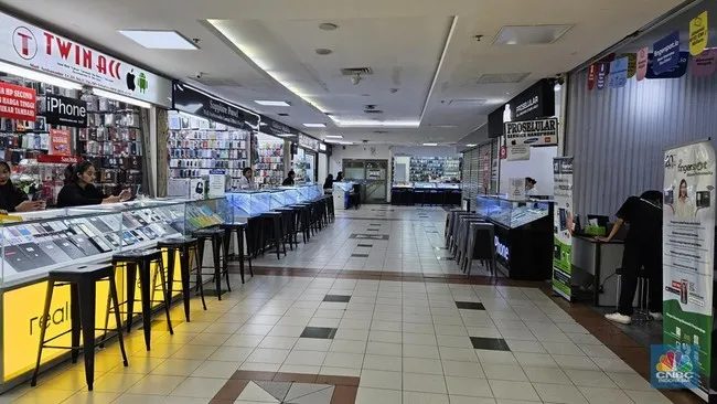 Ketika Warga China Menahan Belanja Ponsel Lokal: Krisis Memori, Efek iPhone 17, dan Pelajaran bagi Pasar Indonesia