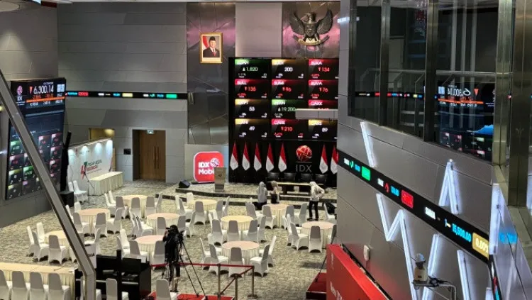 Ekonomi Indonesia Awal 2025: Deflasi Muncul, Rupiah Tertekan, dan Ruang Fiskal Diuji