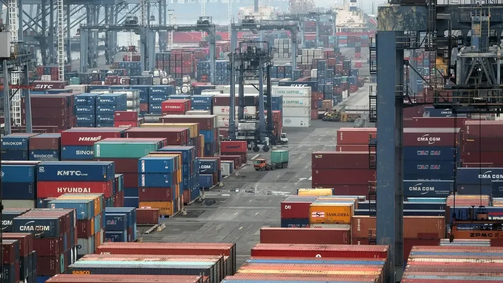 Industri Menata Ulang Rantai Pasok di Tengah Dampak Perang Rusia-Ukraina