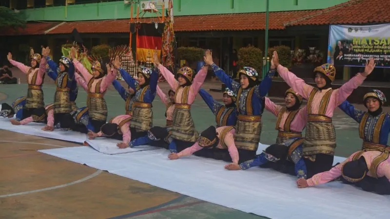 MTsN 29 Jakarta Tampilkan Tari Ratoeh Jaroe untuk Lestarikan Warisan Budaya