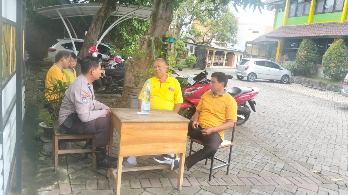 Polsek Wiyung dan SMAN 22 Surabaya Sepakati Pembatasan Penggunaan Ponsel di Sekolah