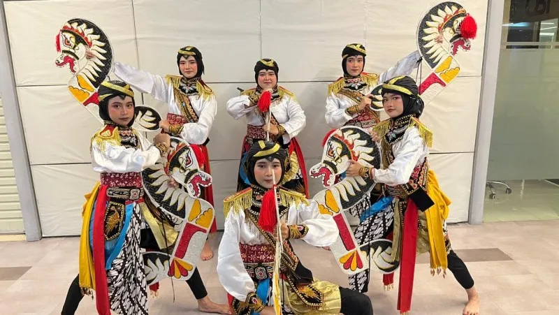 Tim Tari MTsN 14 Jakarta Timur Raih Juara 3 di Nusantara Award 2025