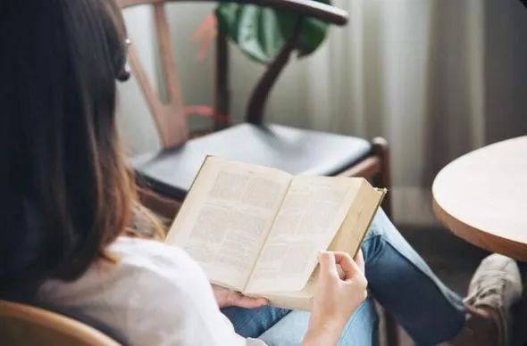 Buku Self Improvement: Dari Tren Menjadi Penjaga Kewarasan Anak Muda